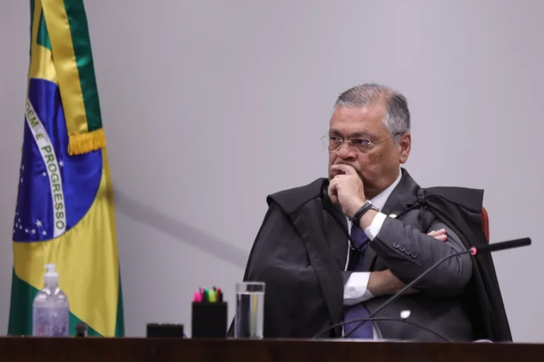 Flávio Dino detalha operação da PF na Câmara dos Deputados