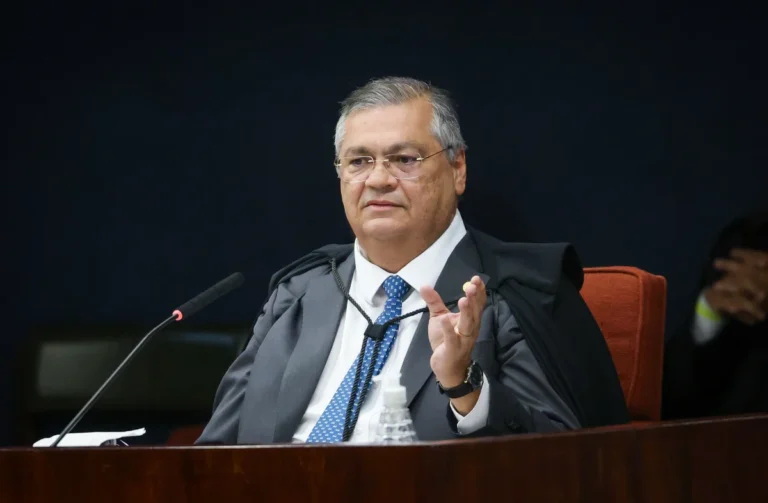 Dino determina quebra de sigilo bancário de Sóstenes e Jordy