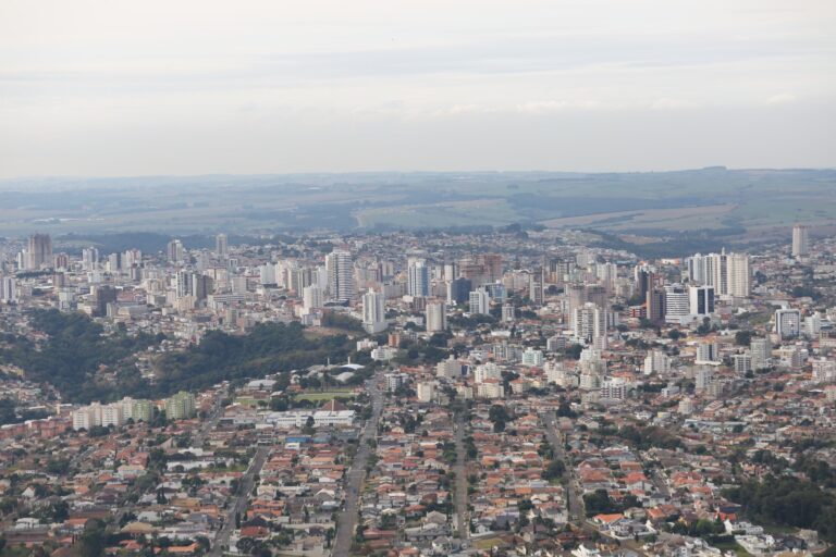 Ponta Grossa lidera crescimento do PIB entre grandes cidades do interior do Paraná