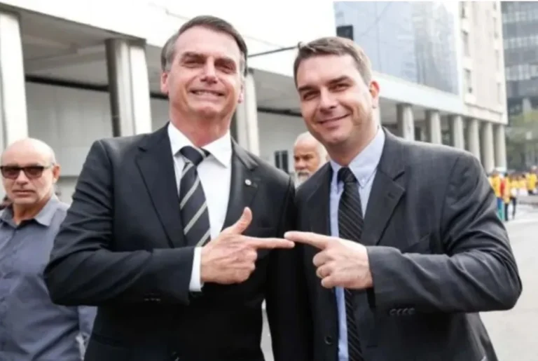 Bolsonaro confirma Flávio como pré-candidato à presidência