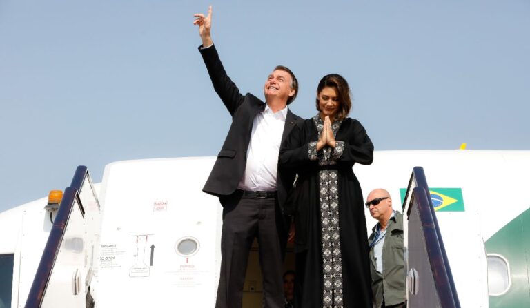 Cirurgia de Bolsonaro finalizada com sucesso, diz Michelle