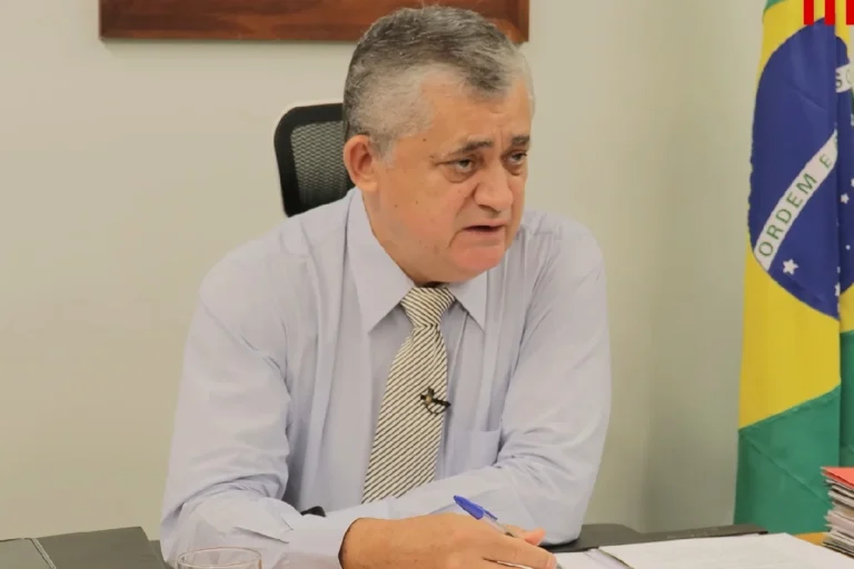José Guimarães defende Jaques Wagner após críticas de Gleisi
