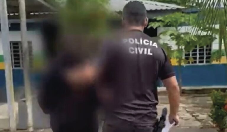 Mãe é presa por obrigar filha a ser abusada pelo marido