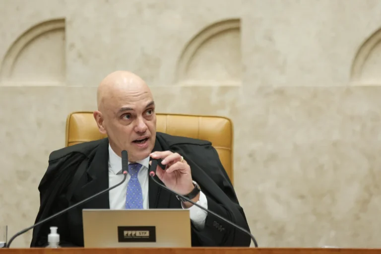 Moraes exige informações antes de autorizar cirurgia de Bolsonaro
