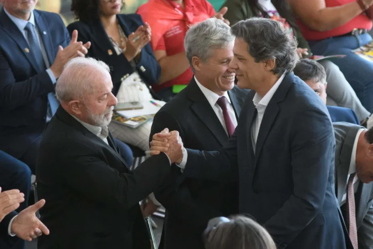 Lula comenta sobre Haddad e possíveis candidaturas em 2026