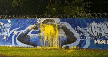 Vandalismo na arte de Gabigol após eliminação do Cruzeiro