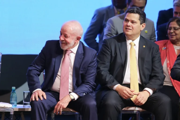 Conflito entre Alcolumbre e Lula sobre Dosimetria