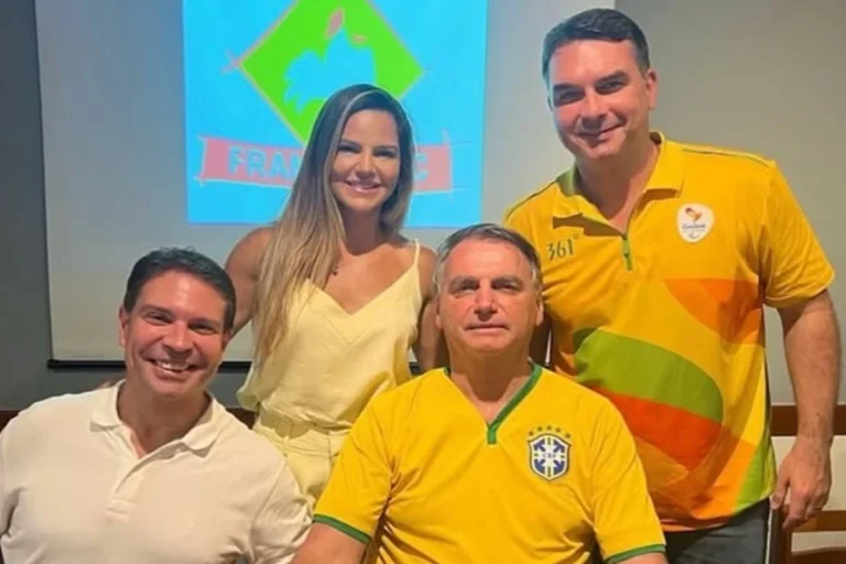 Bloqueio das contas de Rebeca Ramagem gera polêmica