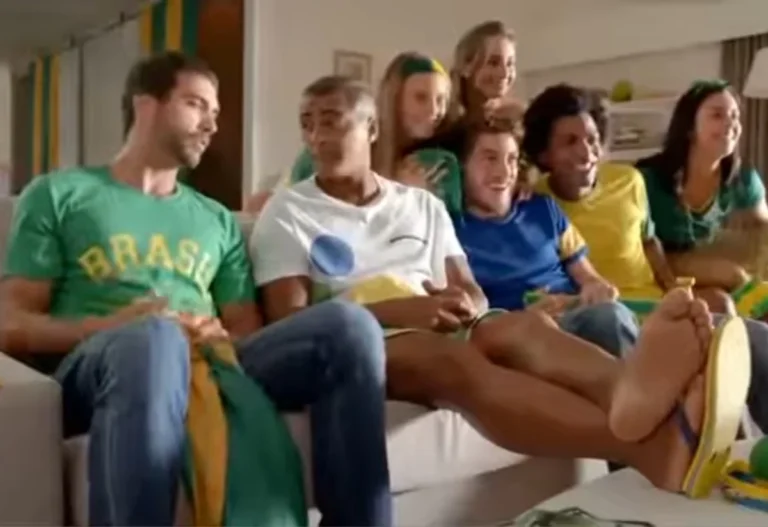 Polêmica das Havaianas: Romário e o pé esquerdo