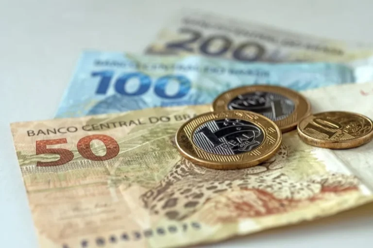Salário mínimo em 2026: novo valor oficial de R$ 1.621