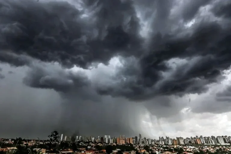 Alerta severo em Porto Alegre: tempestades à vista