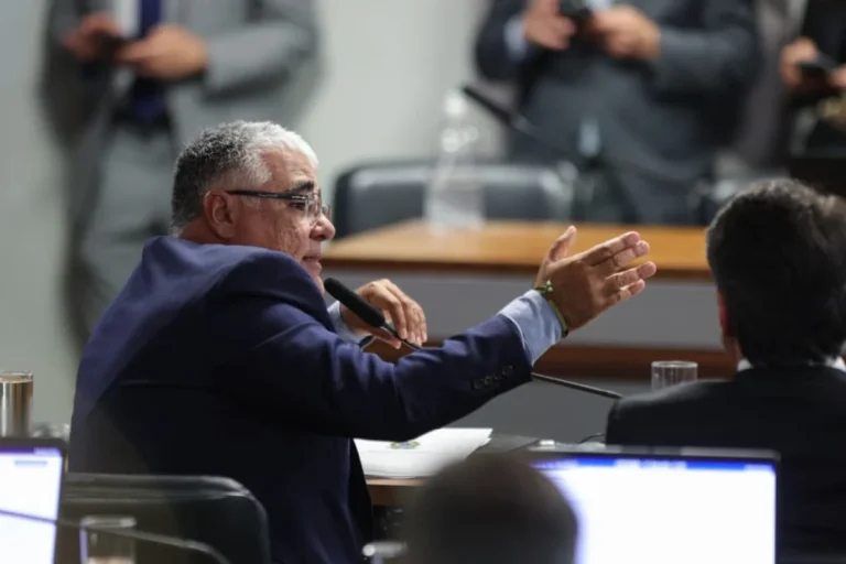 Senador Eduardo Girão pede suspensão do recesso no Congresso