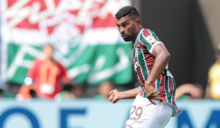 Coritiba contrata Thiago Santos do Fluminense para 2026