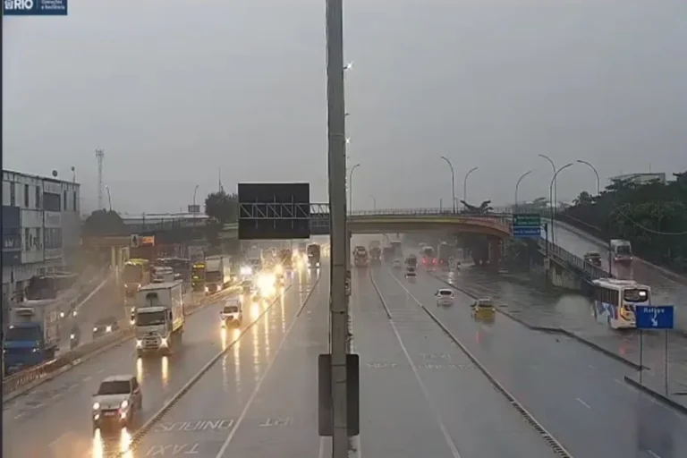 Rio de Janeiro em estágio 2 de atenção por chuvas intensas