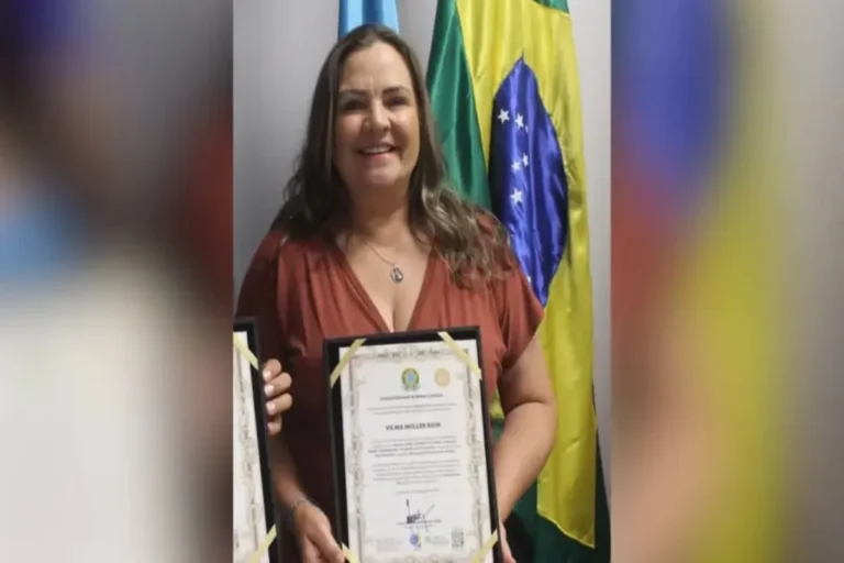 Vice-prefeita afastada após usar ambulância para viagem particular