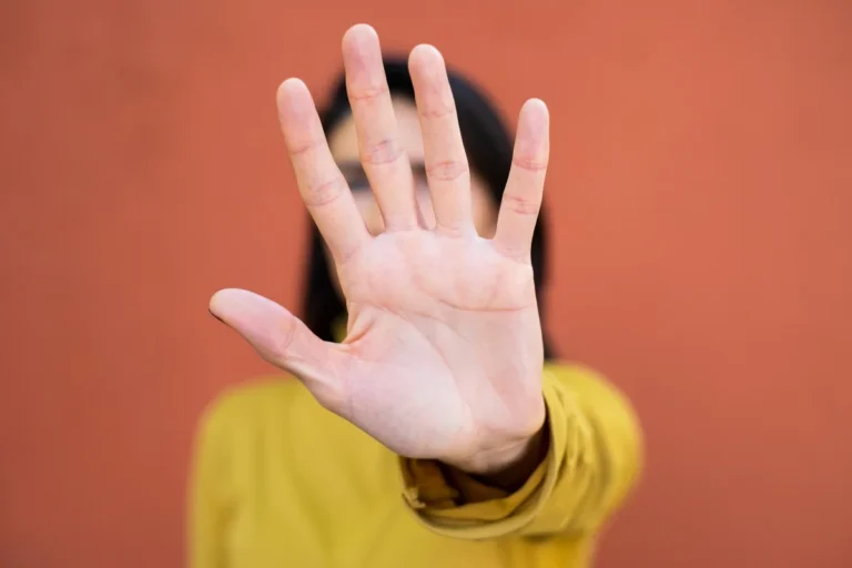 Campanha do CNJ ajuda mulheres a pedir ajuda contra violência