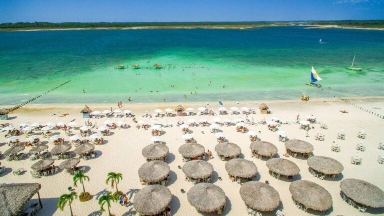 Justiça suspende cobrança de ingresso na Vila de Jericoacoara