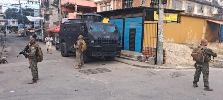 Operação policial em Manguinhos gera tensão na comunidade