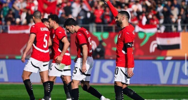 Egito avança na CAN 2025 com gol de Salah e um a menos