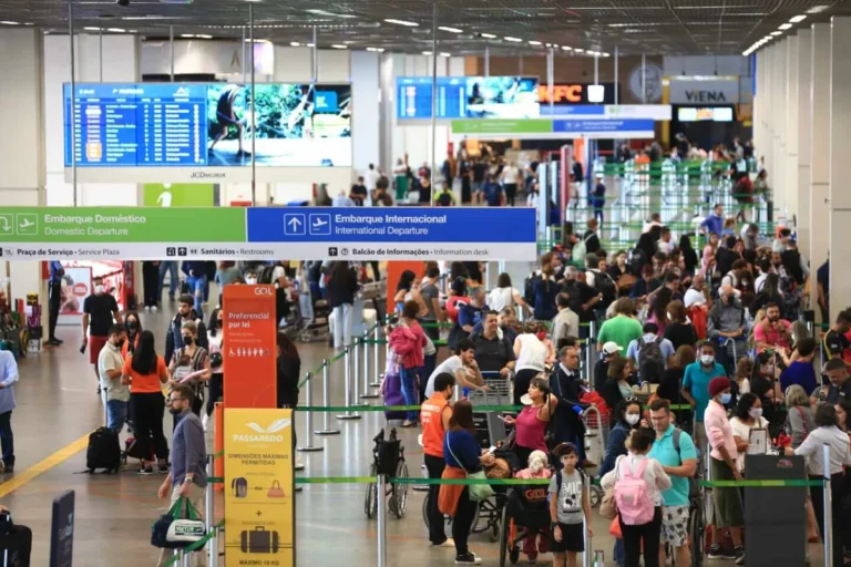 Estado de greve dos aeronautas pode impactar voos no fim de ano