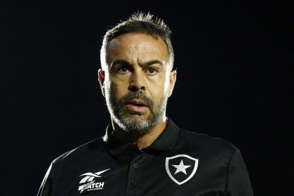 Artur Jorge anuncia intenção de retornar ao Brasil após sucesso no Catar