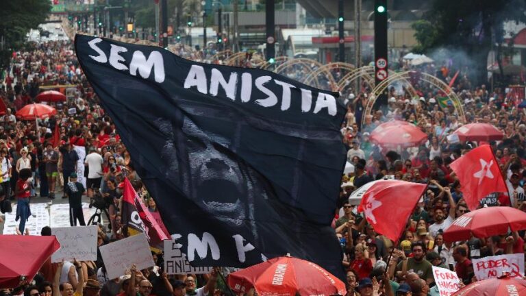 Ato contra o PL da Dosimetria mobiliza 13,7 mil na Paulista