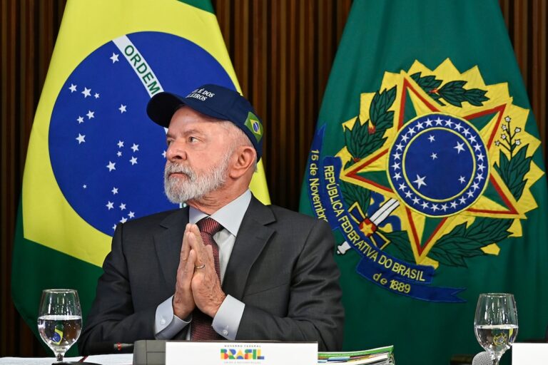 Desafios para reeleição de Lula em 2026: panorama complexo