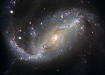 Estudo investiga se existe um centro no universo em 2025