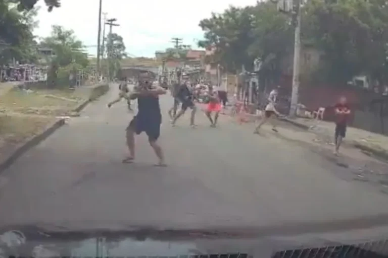 Criminosos armados interrompem trânsito na zona norte do Rio