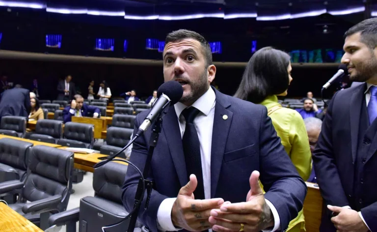 Deputado Jordy critica operação da PF como covarde e injusta