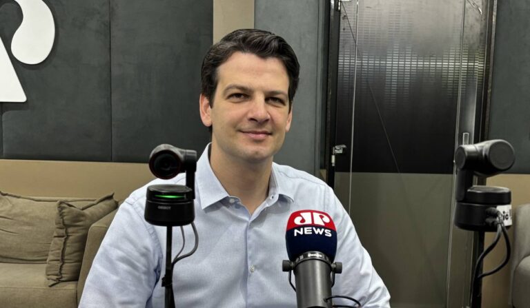 Eduardo Pimentel apoia Ratinho Júnior para presidente em 2026