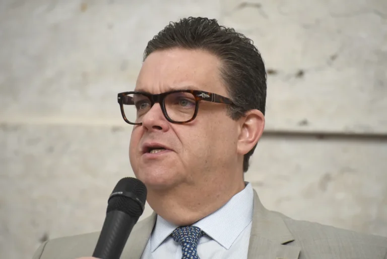 Ministro da Previdência afirma que governo não protege ninguém