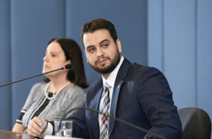 Filipe Martins preso após fuga de ex-diretor da PRF