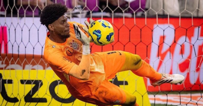 Corinthians brilha na Copa do Brasil: Hugo Souza destaca peso da camisa