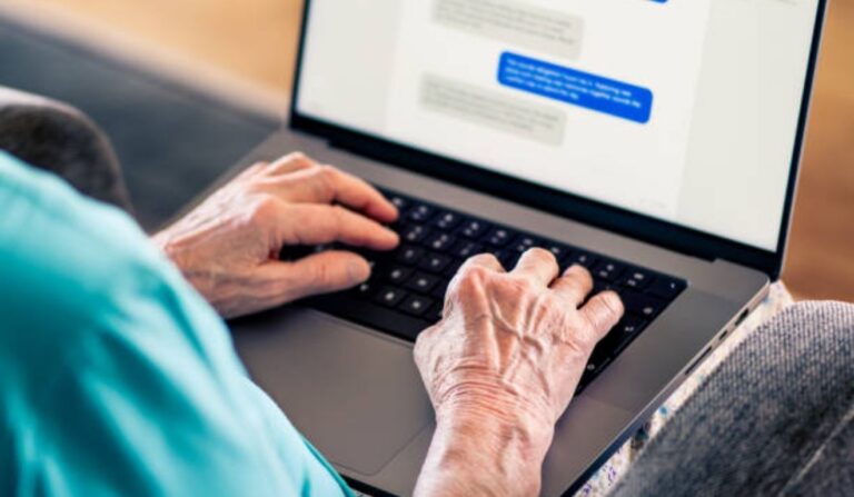 Três direitos essenciais para idosos acima de 60 anos evitarem dívidas