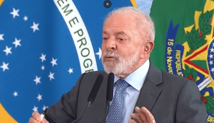 Lula nega privatização dos Correios, mas fala em reestruturação
