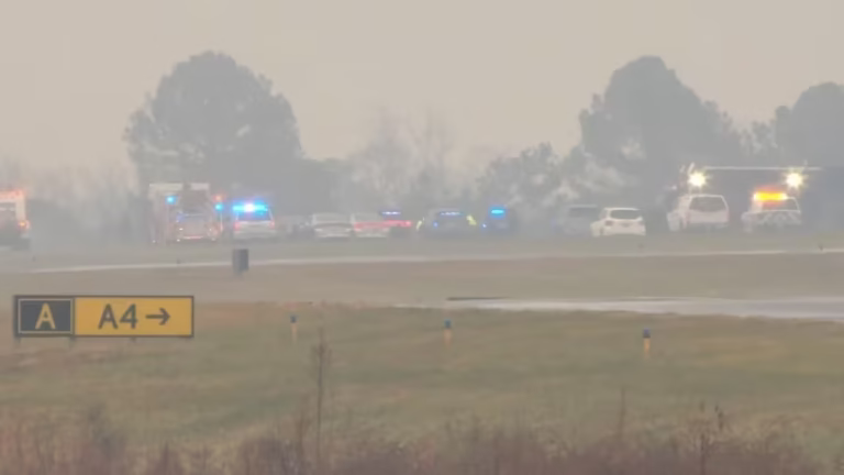 Acidente aéreo em Statesville: jato particular cai e deixa mortos