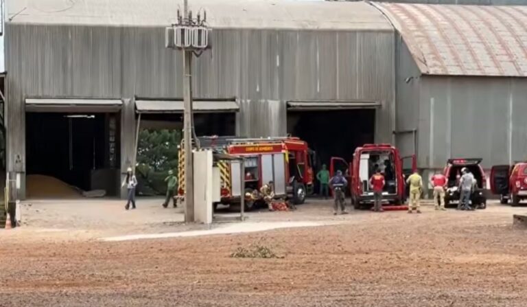 Jovem soterrado em silo de milho é resgatado com vida no PR