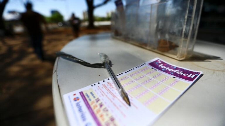 Cinco apostas vencem Lotofácil; confira as dezenas sorteadas