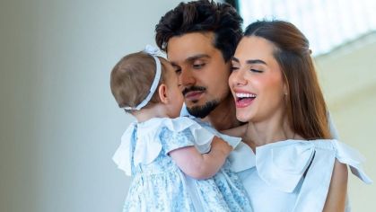 Luan Santana e Jade celebram primeiro aniversário da filha