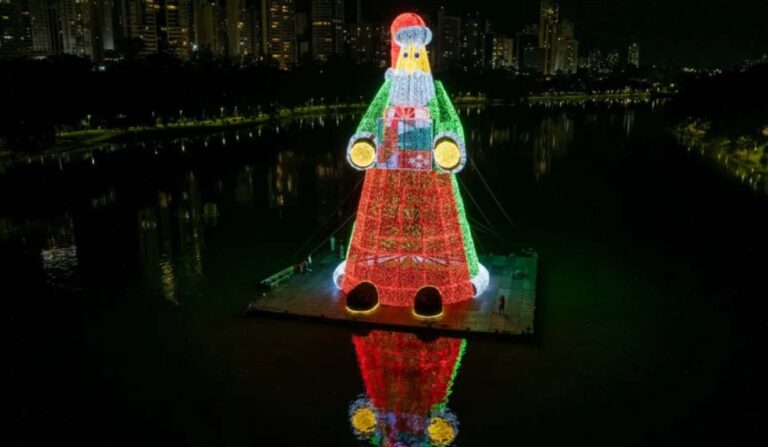 Londrina inaugura Papai Noel gigante de 27 metros para o Natal