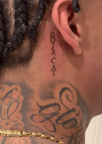 MC Cabelinho faz nova tatuagem de Doja Cat após término