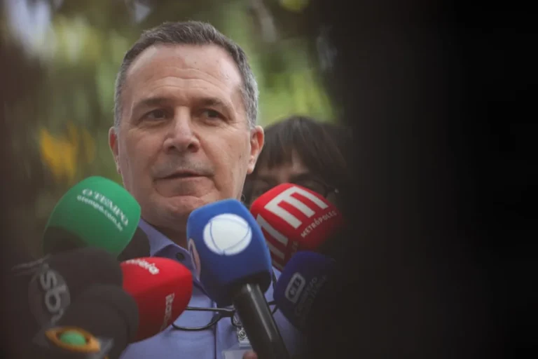 Cirurgia de Bolsonaro: médico detalha procedimento e futuro incerto
