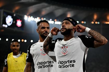 Memphis Depay lança nova música e celebra sucesso no Corinthians