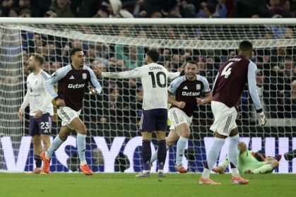 Morgan Rogers brilha e Aston Villa derrota o Manchester United