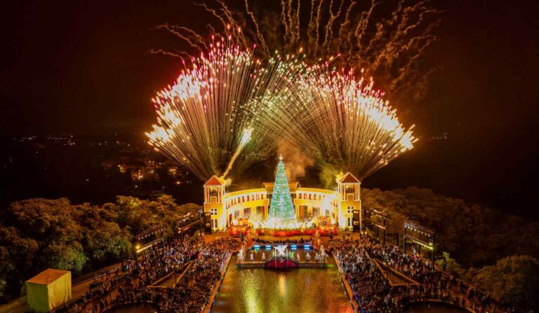 Estreia do espetáculo de Natal no Parque Tanguá em Curitiba