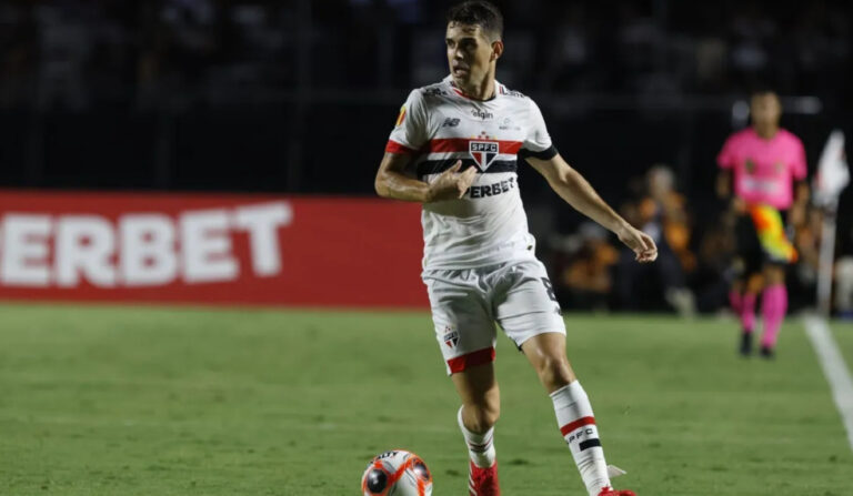 Oscar, autor do gol de honra no 7x1, planeja encerrar carreira
