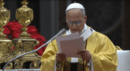 Papa Leão XIV destaca ajuda aos pobres na Missa do Galo