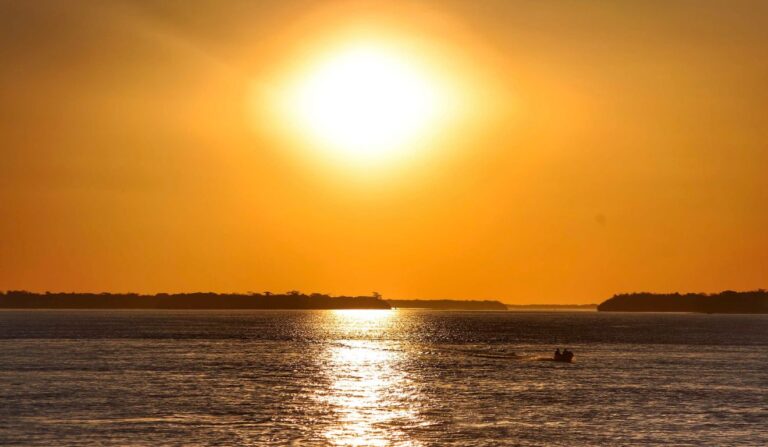 Previsões do verão 2026: calor intenso e chuvas severas no Brasil