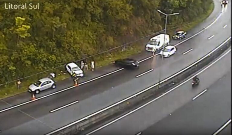 Policiais atropelados por veículo desgovernado em Santa Catarina